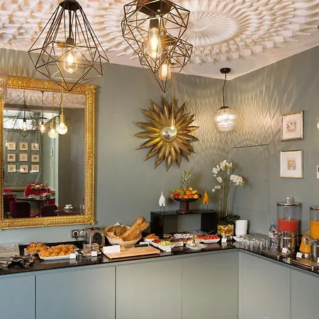 Western Premier Trocadero La Tour 4*